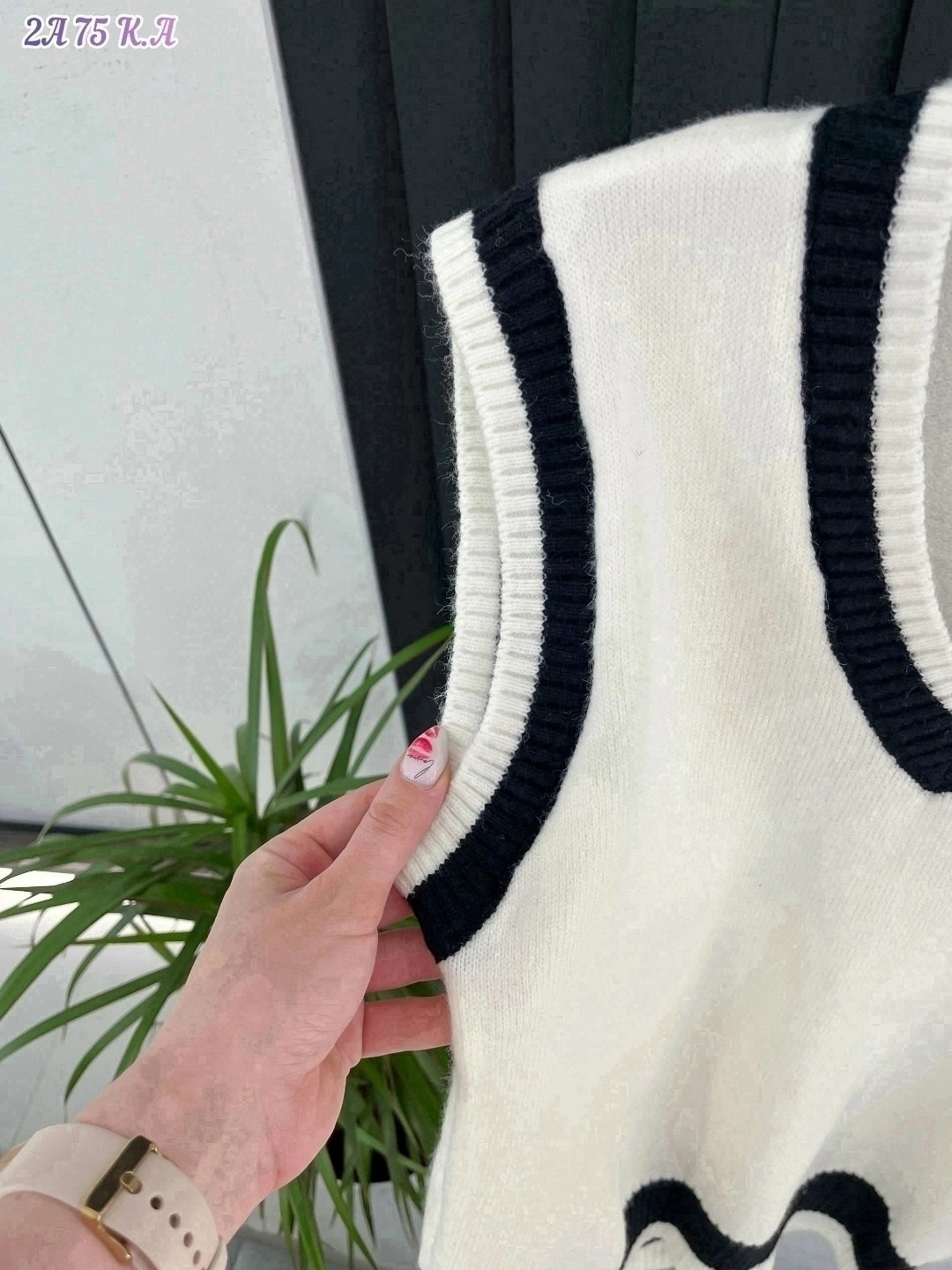 белая жилетка женская,жилетка женская,жилетка вязаная,жилет вязаный,жилетка вязаная женская