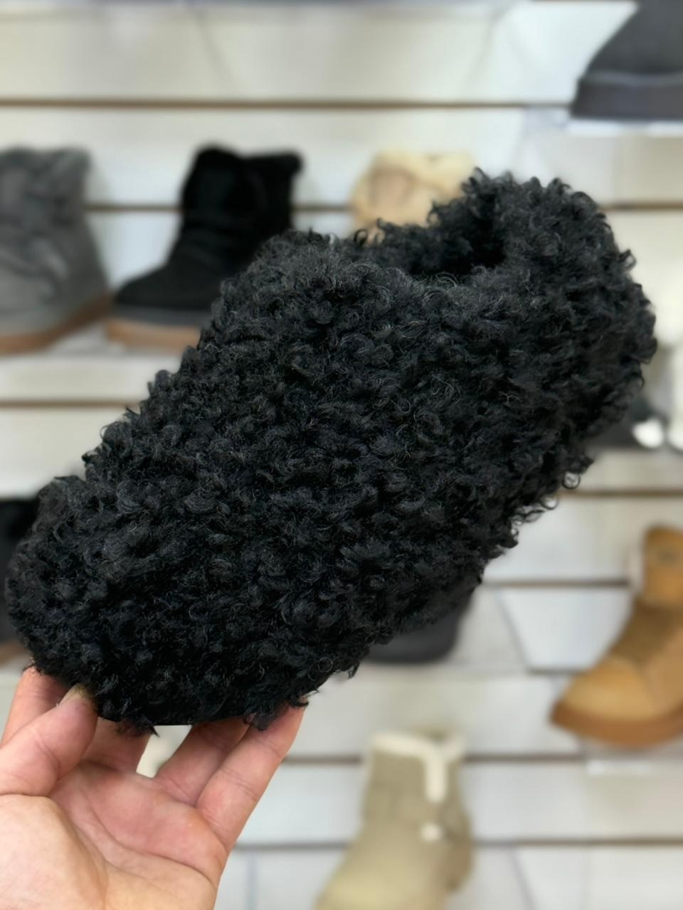 тапочки меховые,меховые домашние тапочки,,модные тапочки,меховая