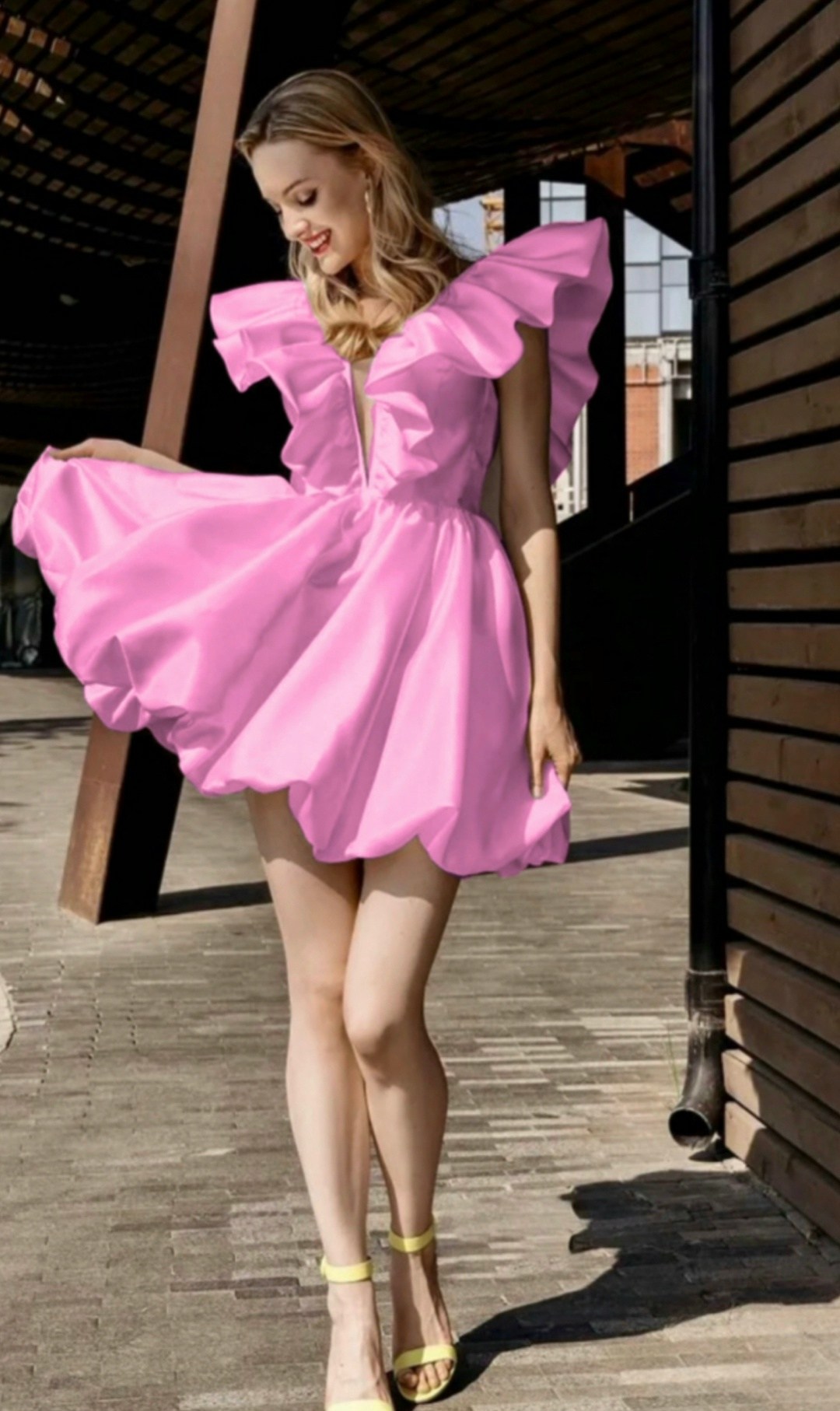 платье,атласное платье,платье с объемными рукавами,атласное платье мини,стильное платье