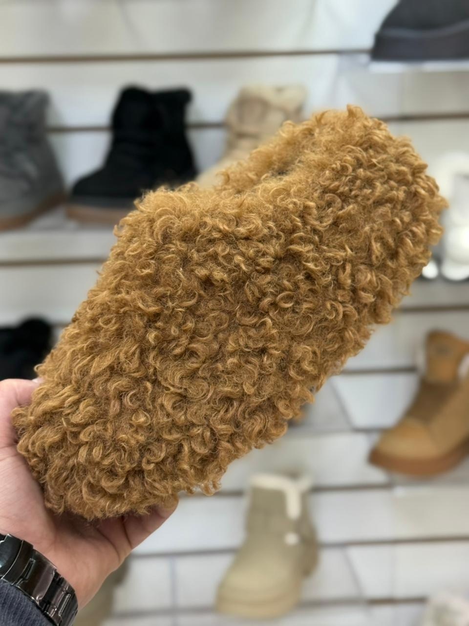 тапочки меховые,меховые домашние тапочки,,модные тапочки,меховая