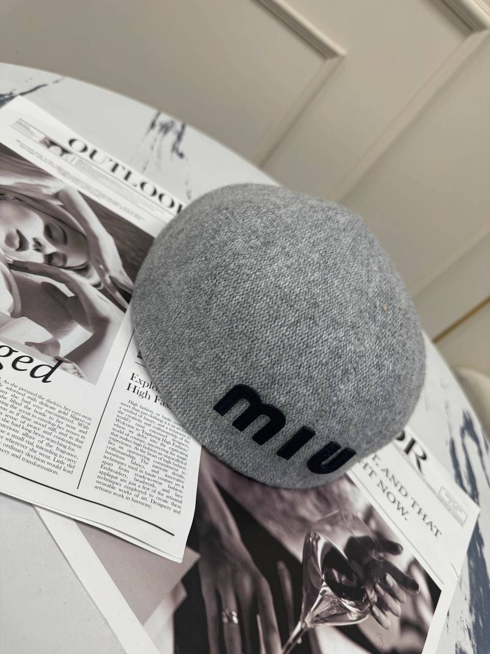 шапка miu miu,вязаная шапка,берет miu miu,модная шапка,берет