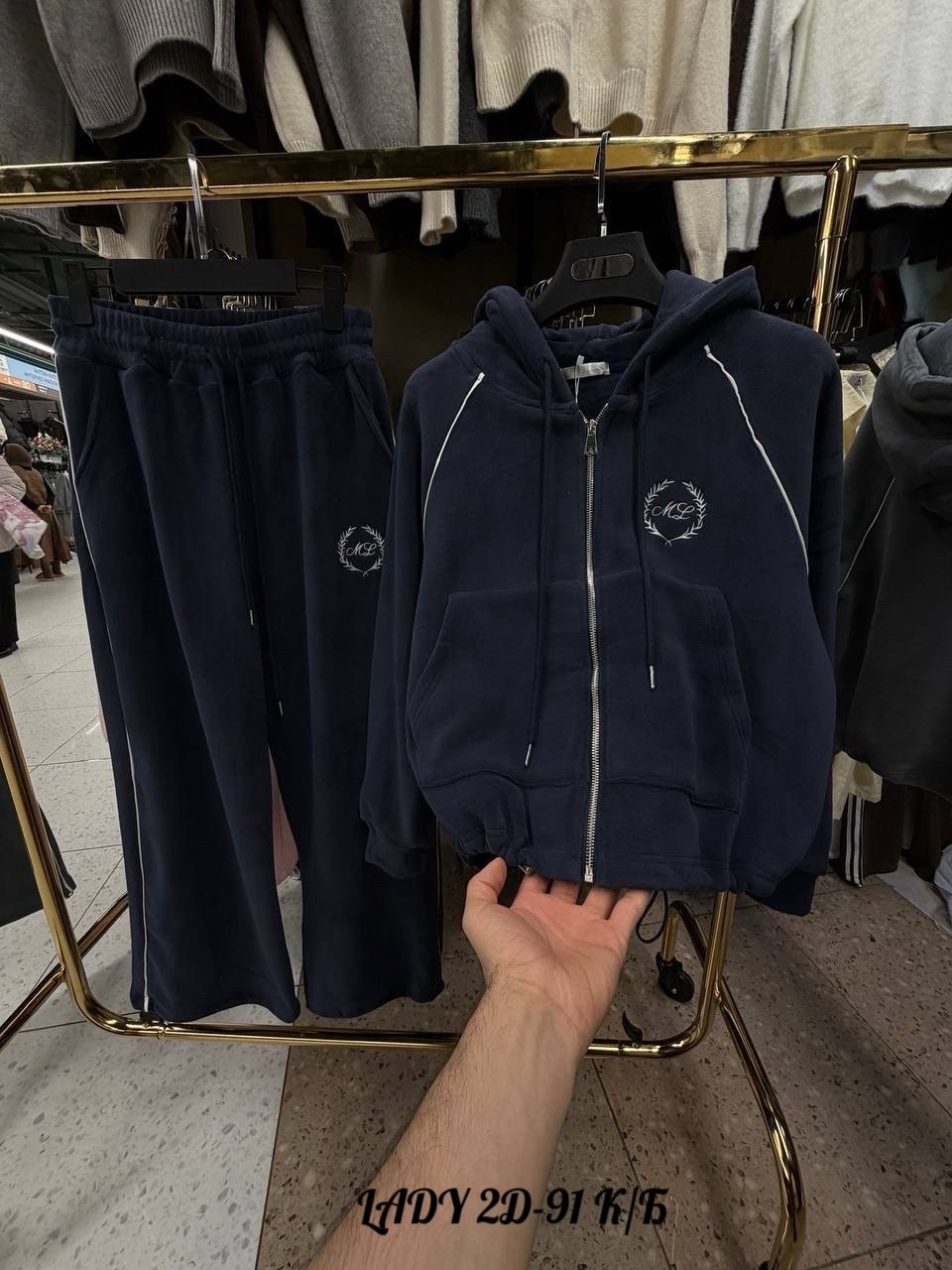 спортивные костюм,cпортивный костюм велюровый,велюровые костюмы,стильные костюмы,женские костюмы спортивные