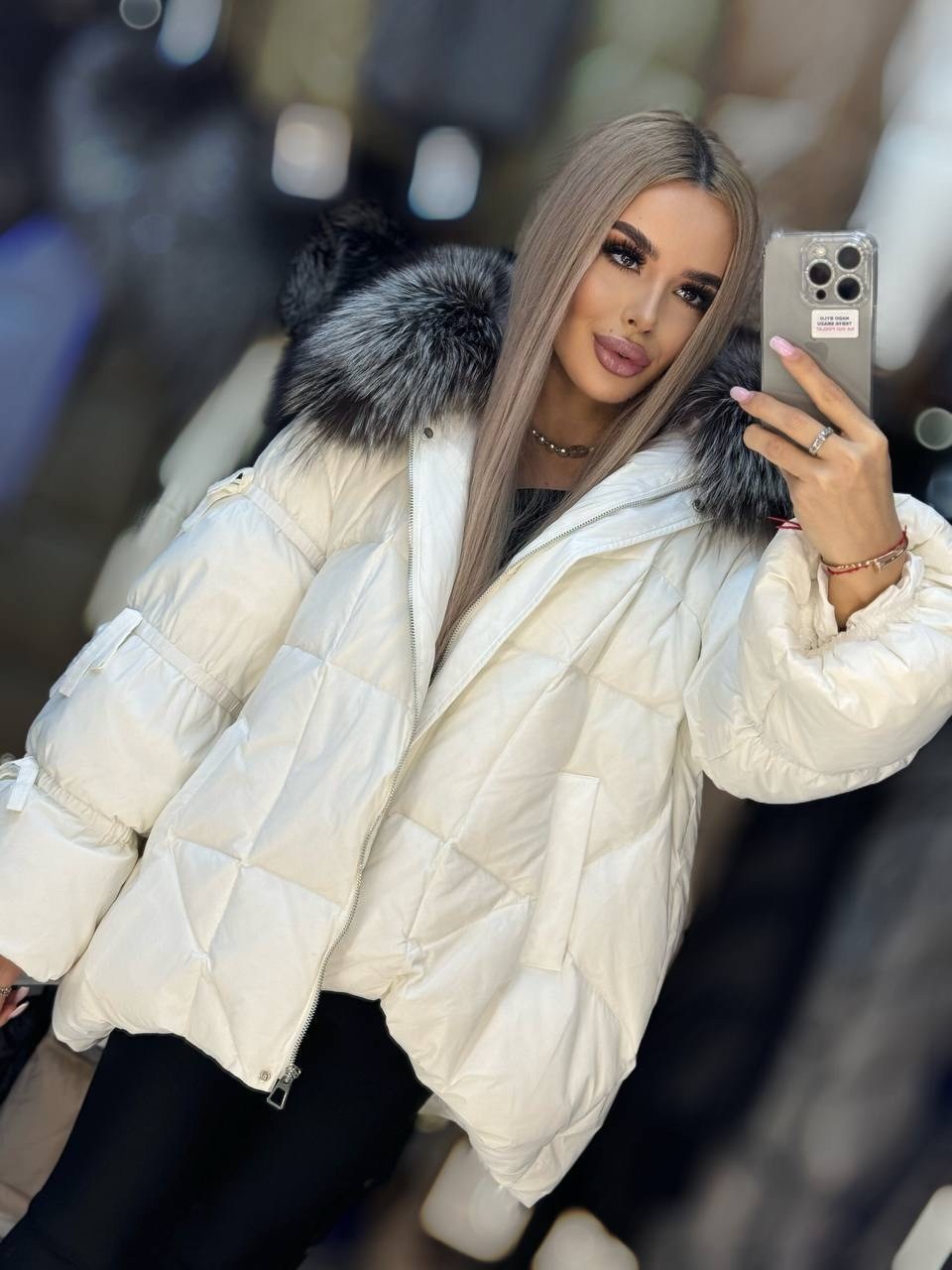 стильные пуховики,пуховик куртка с мехом,зимние куртки,пуховик с мехом,белый пуховик