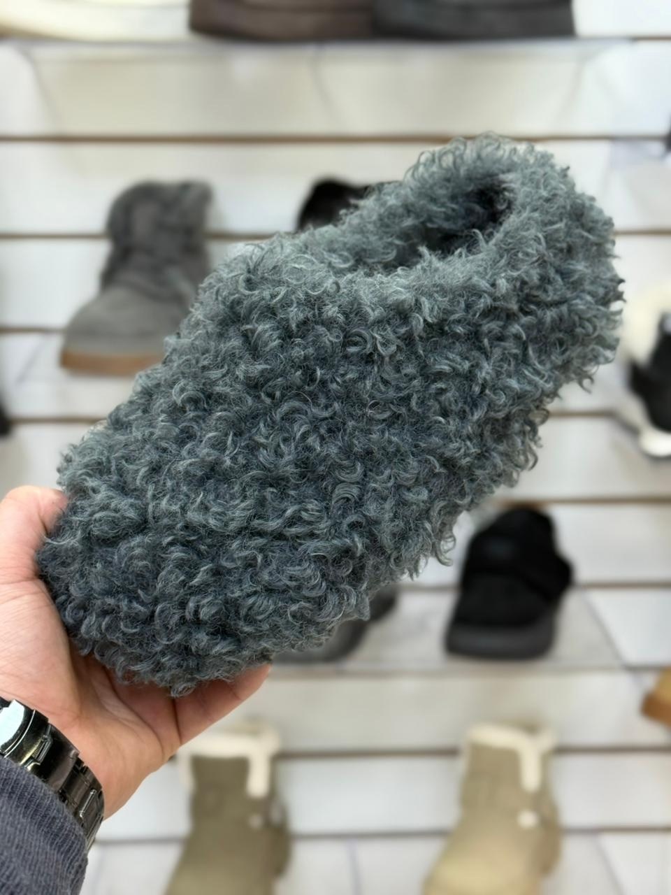 тапочки меховые,меховые домашние тапочки,,модные тапочки,меховая