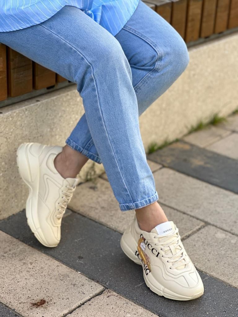 кроссовки женские gucci,бежевые кроссовки,кроссовки гуччи бежевые,кроссовкам gucci rhyton,кроссовки gucci