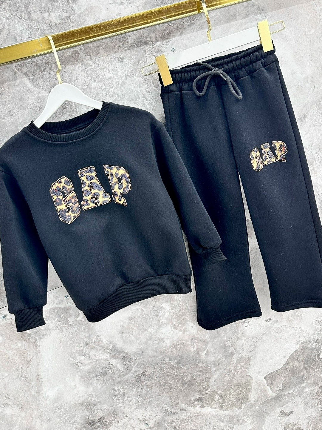 одежда для девочек,спортивные костюм,спортивные костюмы для девочек,свитшот и брюки,костюмы для девочек
