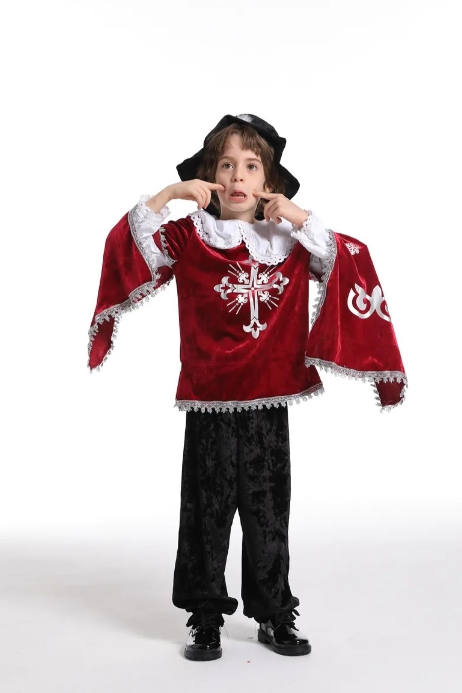 костюм мушкетера карнавалия,карнавальный костюм мушкетер,карнавальный костюм для мальчика мушкетер,костюм мушкетера, батик,костюм мушкетер красный