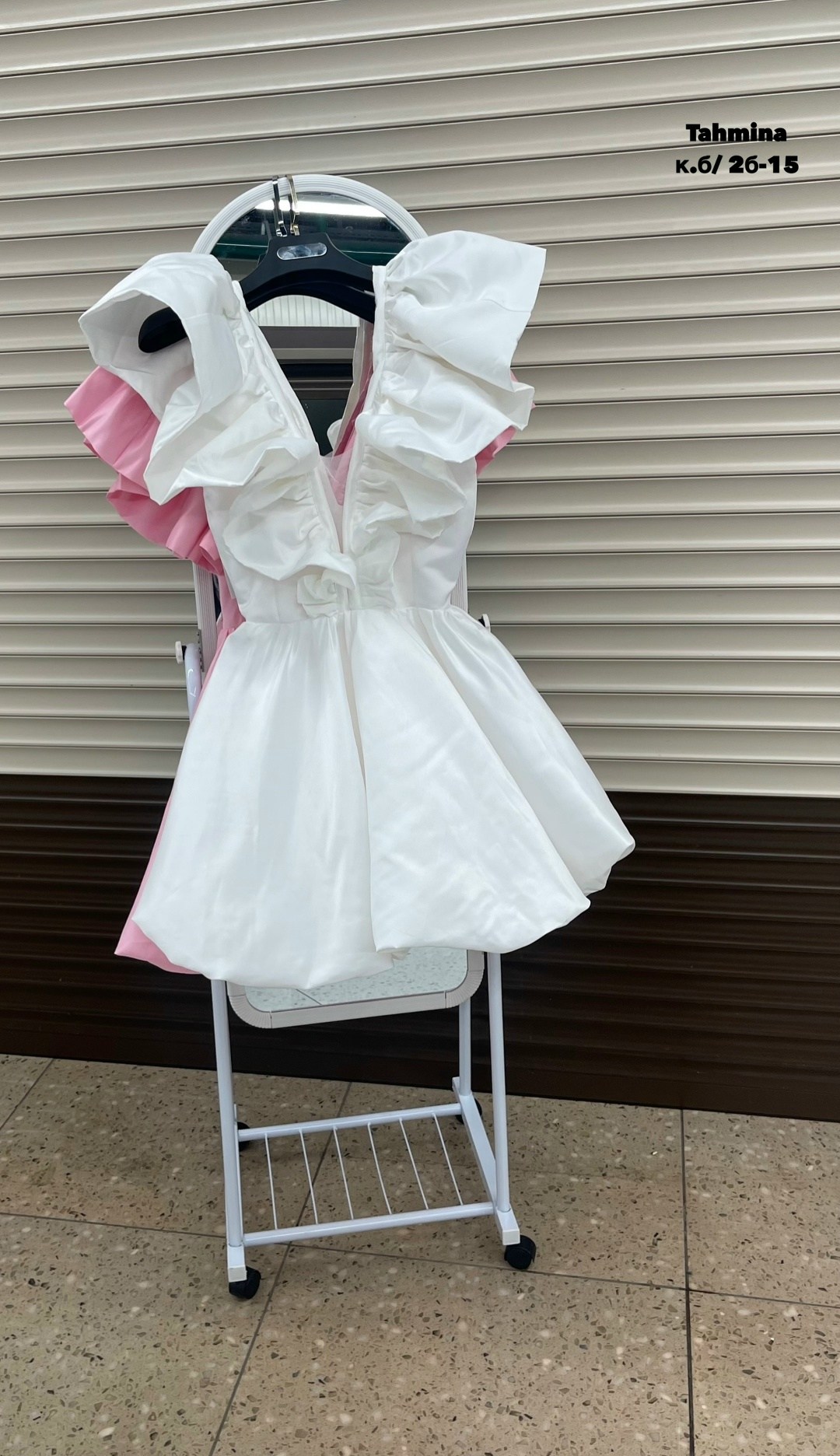 платье,атласное платье,платье с объемными рукавами,атласное платье мини,стильное платье