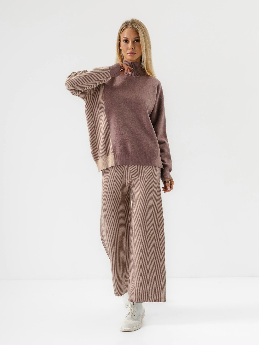 бежевый джемпер,костюм трикотажный,костюм с брюками,джемпер женские,вязаные костюмы