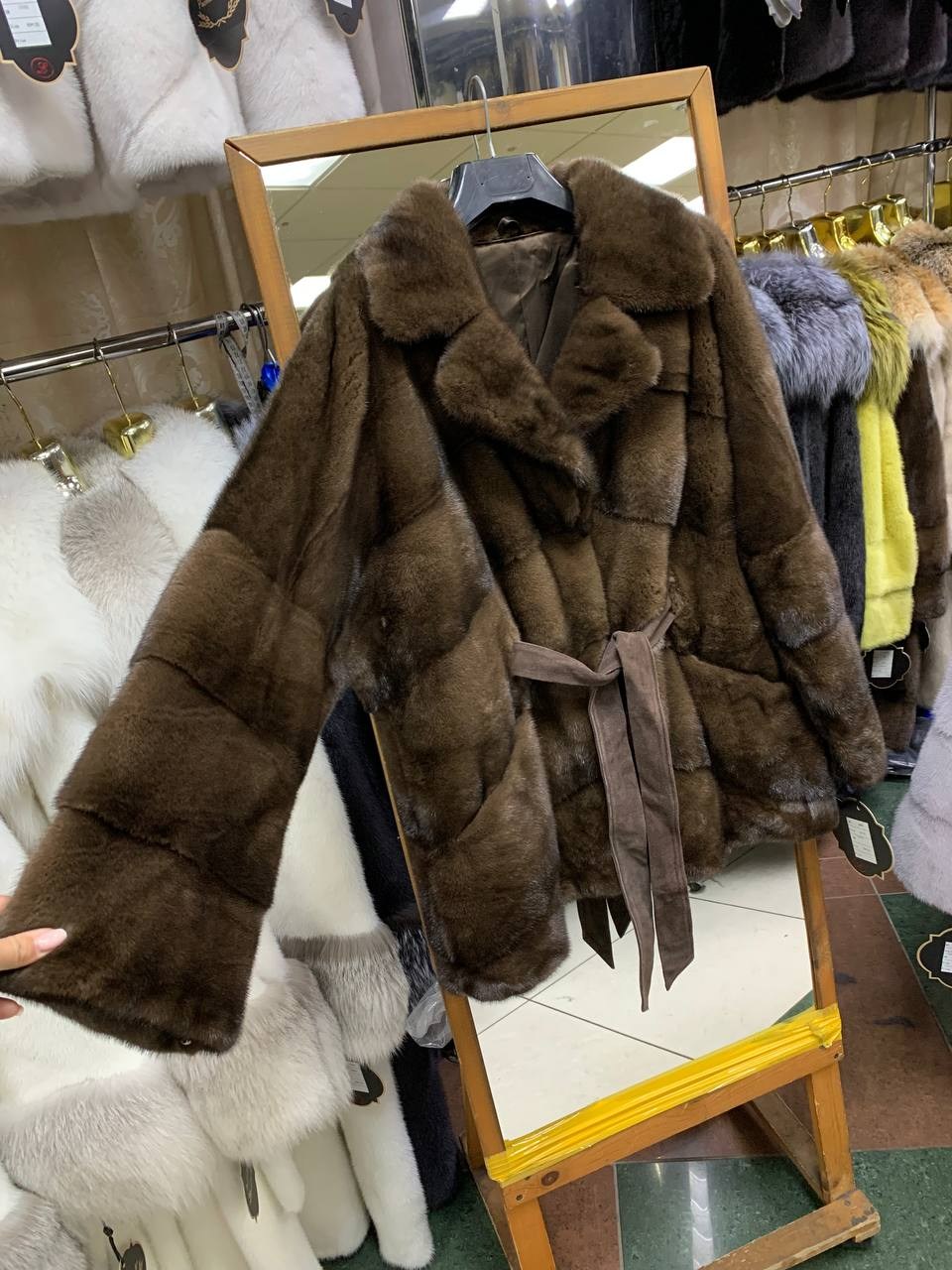 шуба норковая,шуба норка,шуба из норки,женская шуба из натурального меха норки с,норковая шуба короткая