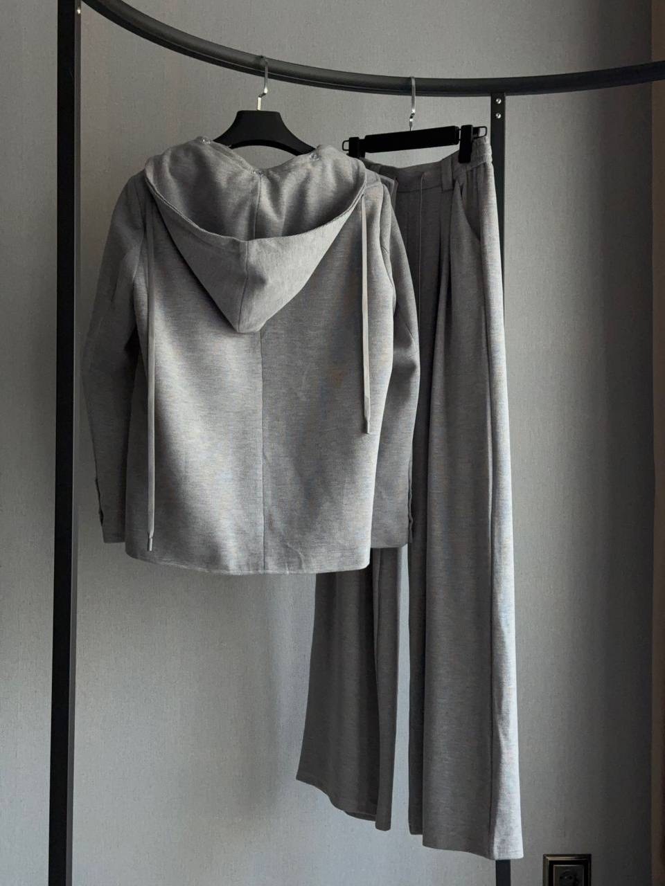 серое пальто,,мода стиль,женские широкие брюки