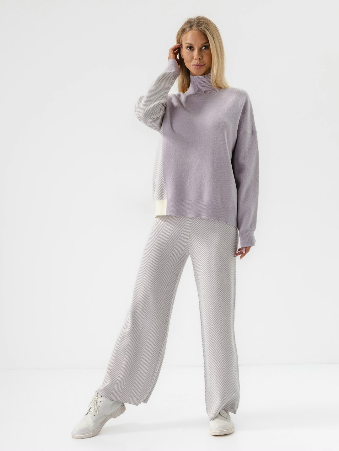 джемпер,трикотажные костюмы,фиолетовый свитер,брюки серые,вязаные костюмы