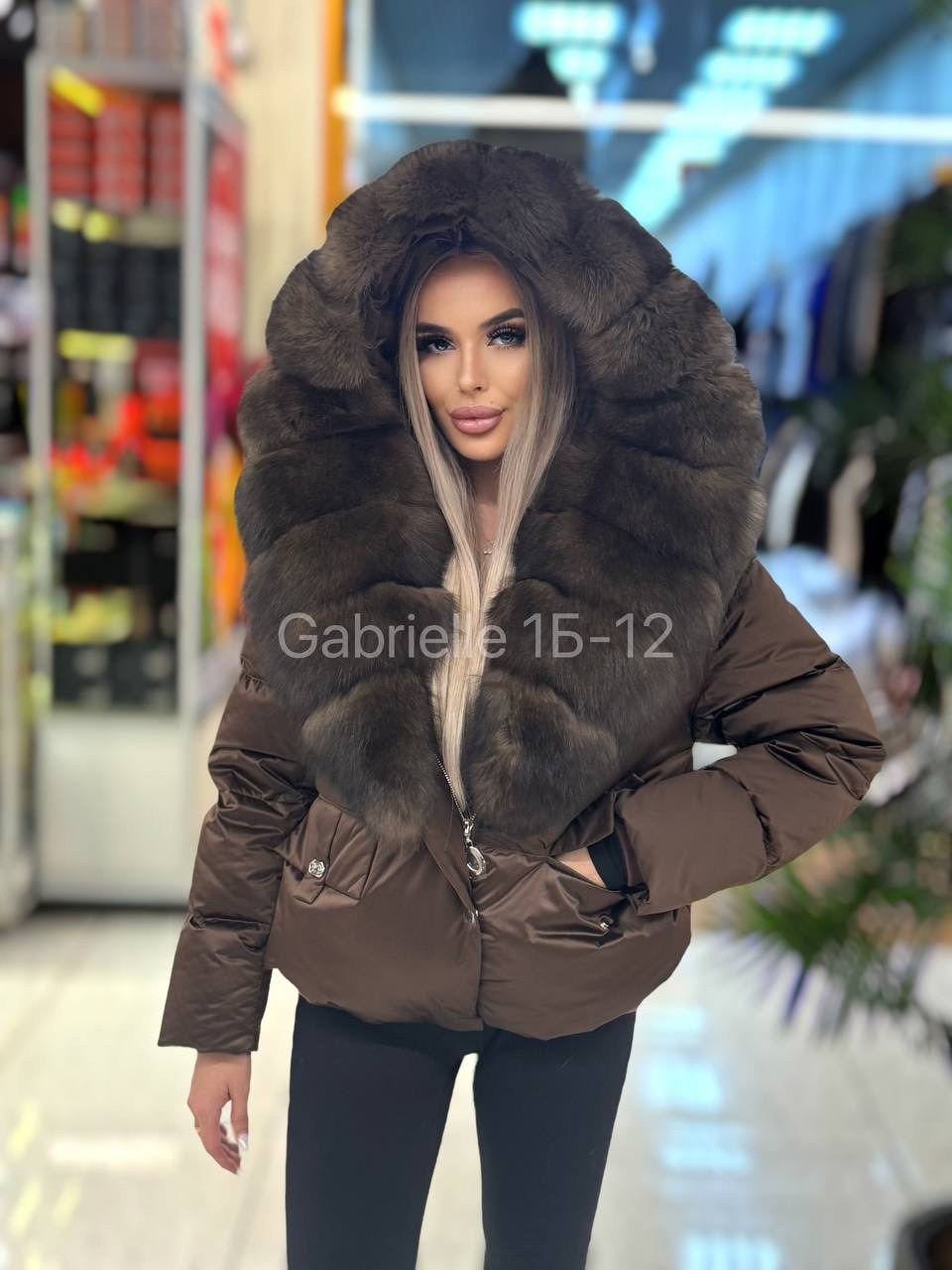 пуховики с мехом,стильные пуховики,пуховики с натуральным мехом,куртка с мехом,куртка пуховик с натуральным мехом