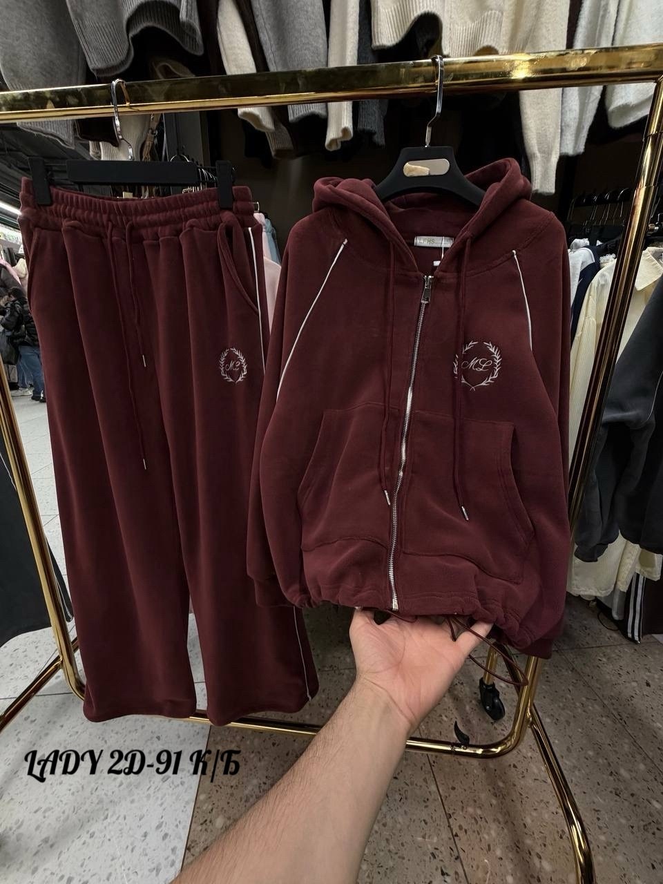 спортивные костюм,cпортивный костюм велюровый,велюровые костюмы,стильные костюмы,женские костюмы спортивные