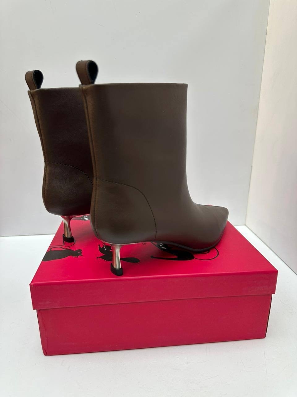 ботильоны женские,,модные ботильоны,женские ботильоны с острым носком,короткие сапоги