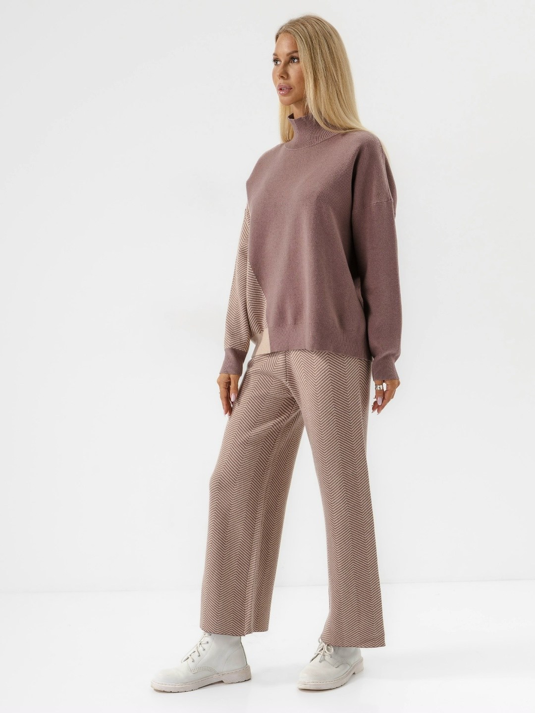 бежевый джемпер,костюм трикотажный,костюм с брюками,джемпер женские,вязаные костюмы