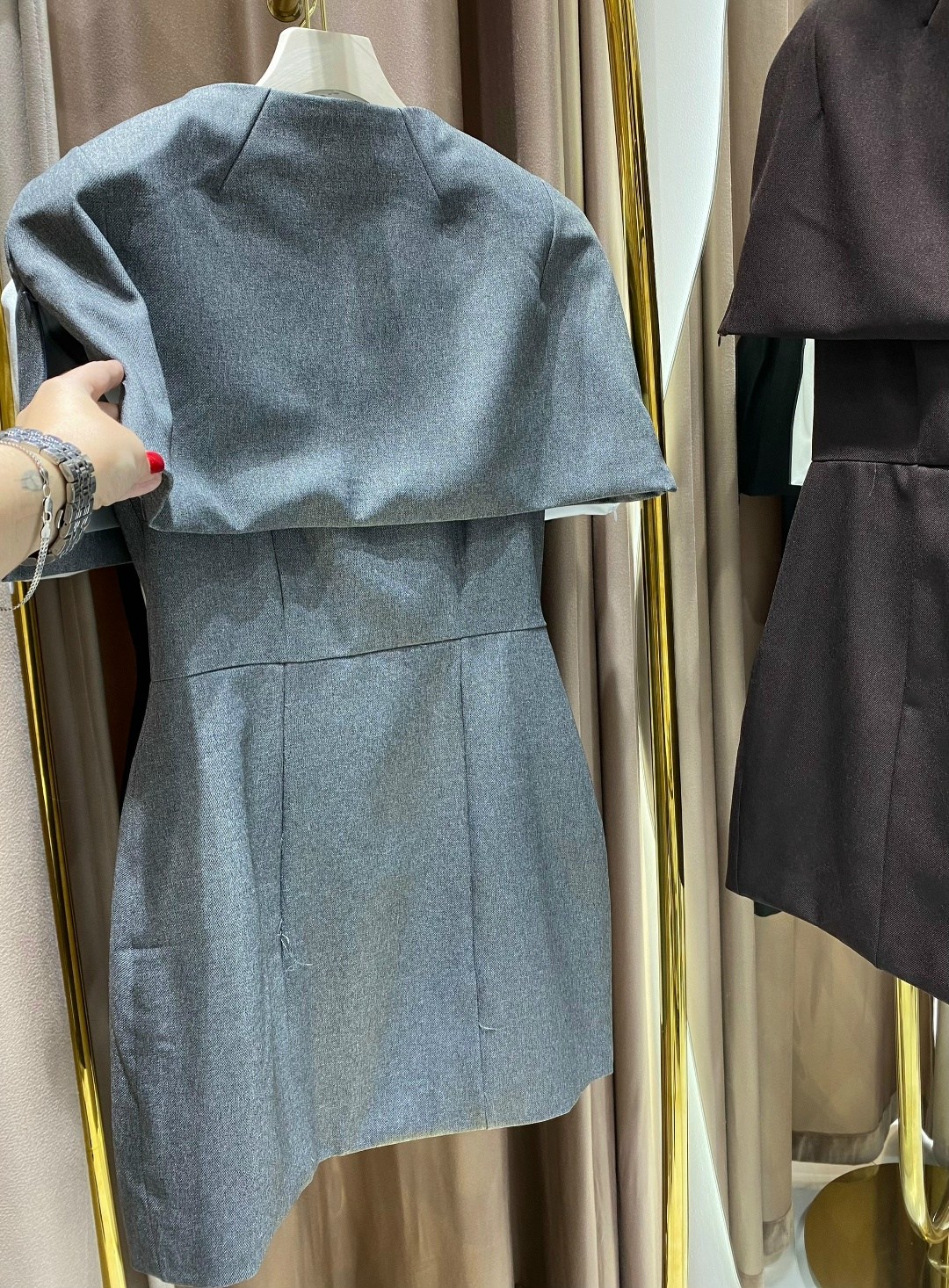 платье прямое,платья мини,модные образы,стильное платье,элегантные пальто