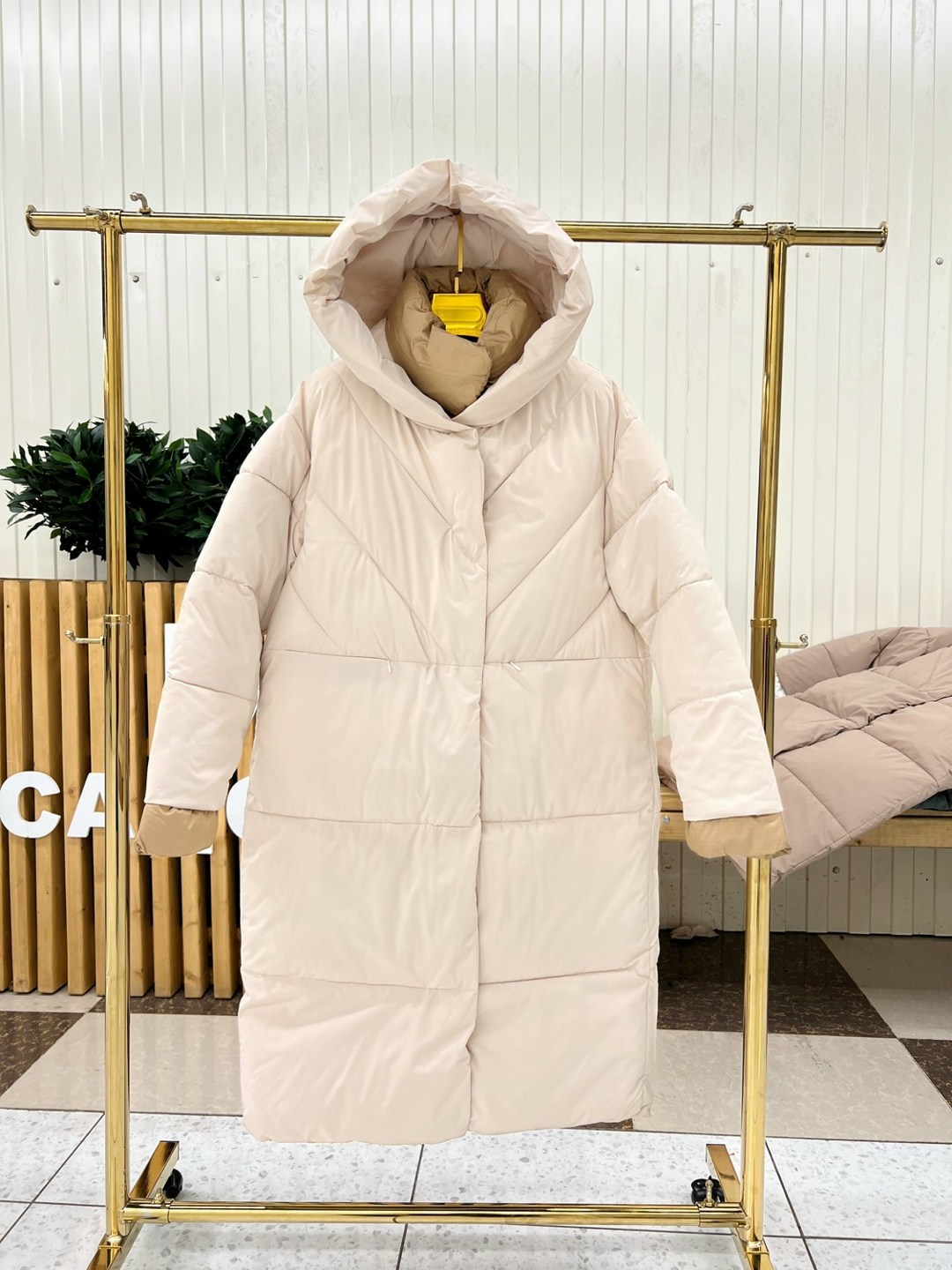 пуховики оверсайз,пальто утепленное,пальто пуховик,бежевый пуховик,пальто на синтепоне