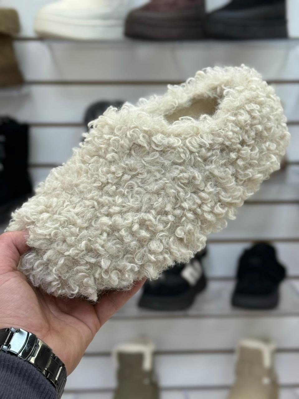 тапочки меховые,меховые домашние тапочки,,модные тапочки,меховая