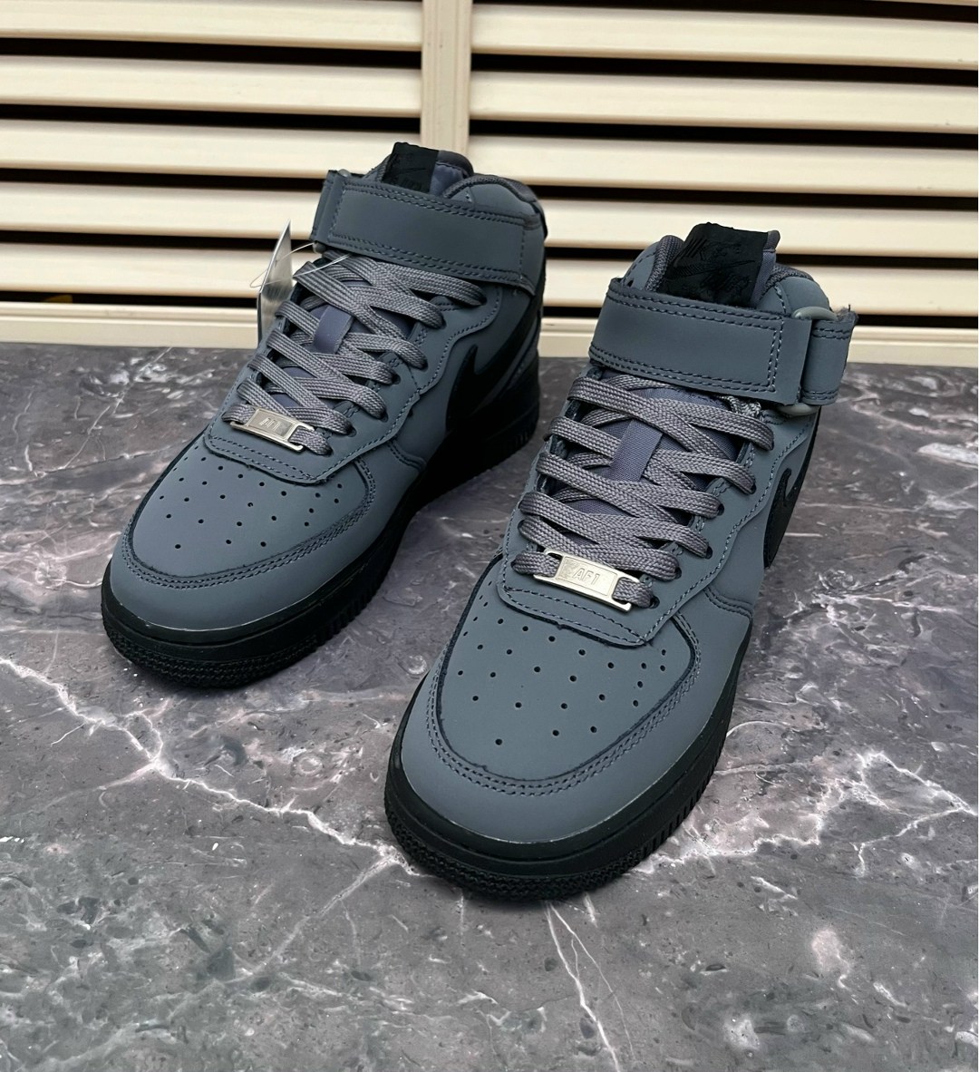 зимние кроссовки nike air force 1 hi цвет серый,кроссовки nike air force 1 mid,зимние кроссовки nike air force 1,зимние кроссовки nike air force,nike air force 1 mid dark grey