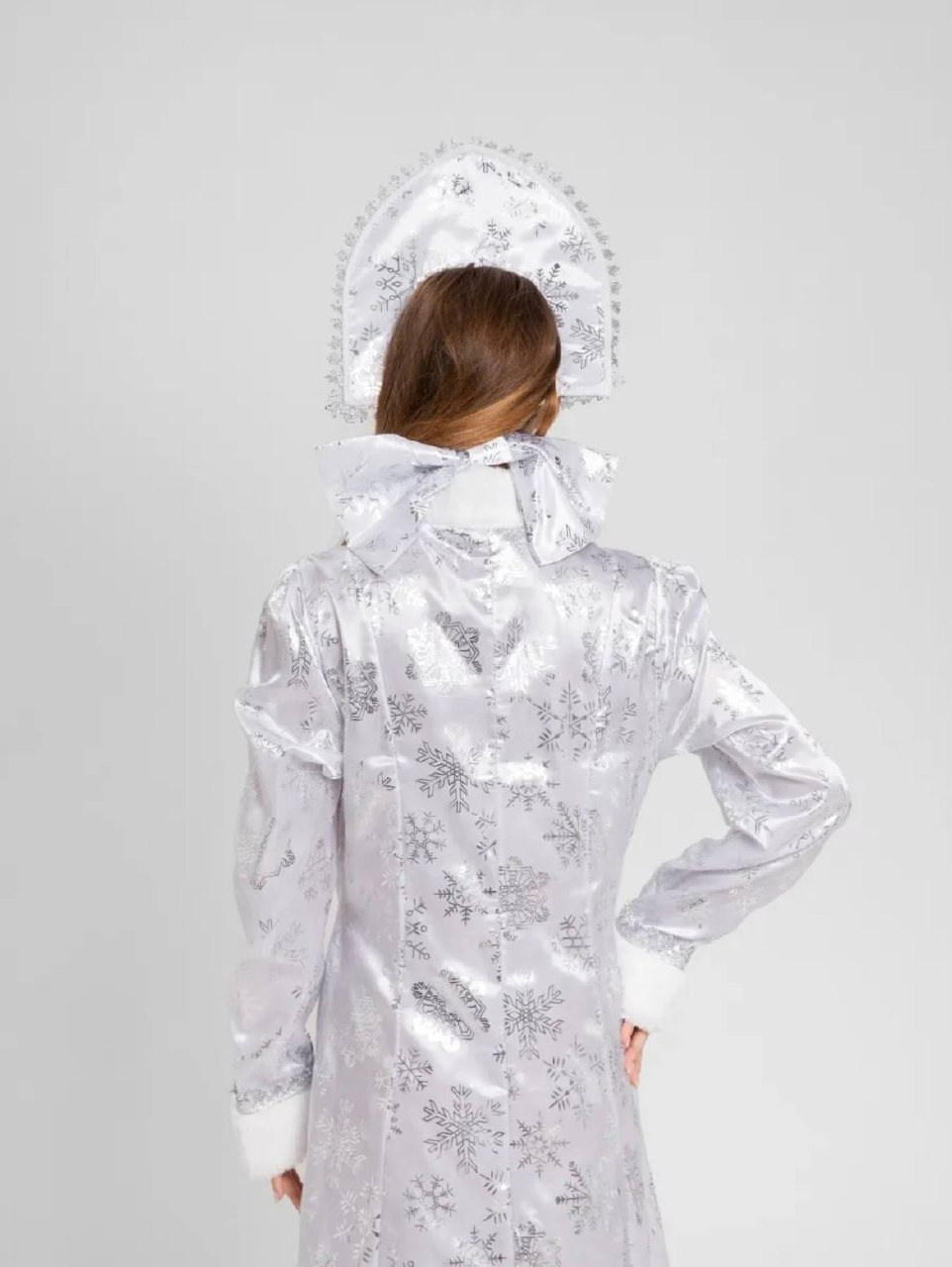 костюм снегурочки белый,карнавальные костюм снегурочка,карнавальный костюм снегурочка сатин,костюм снегурочки взрослый,красивый костюм снегурочки