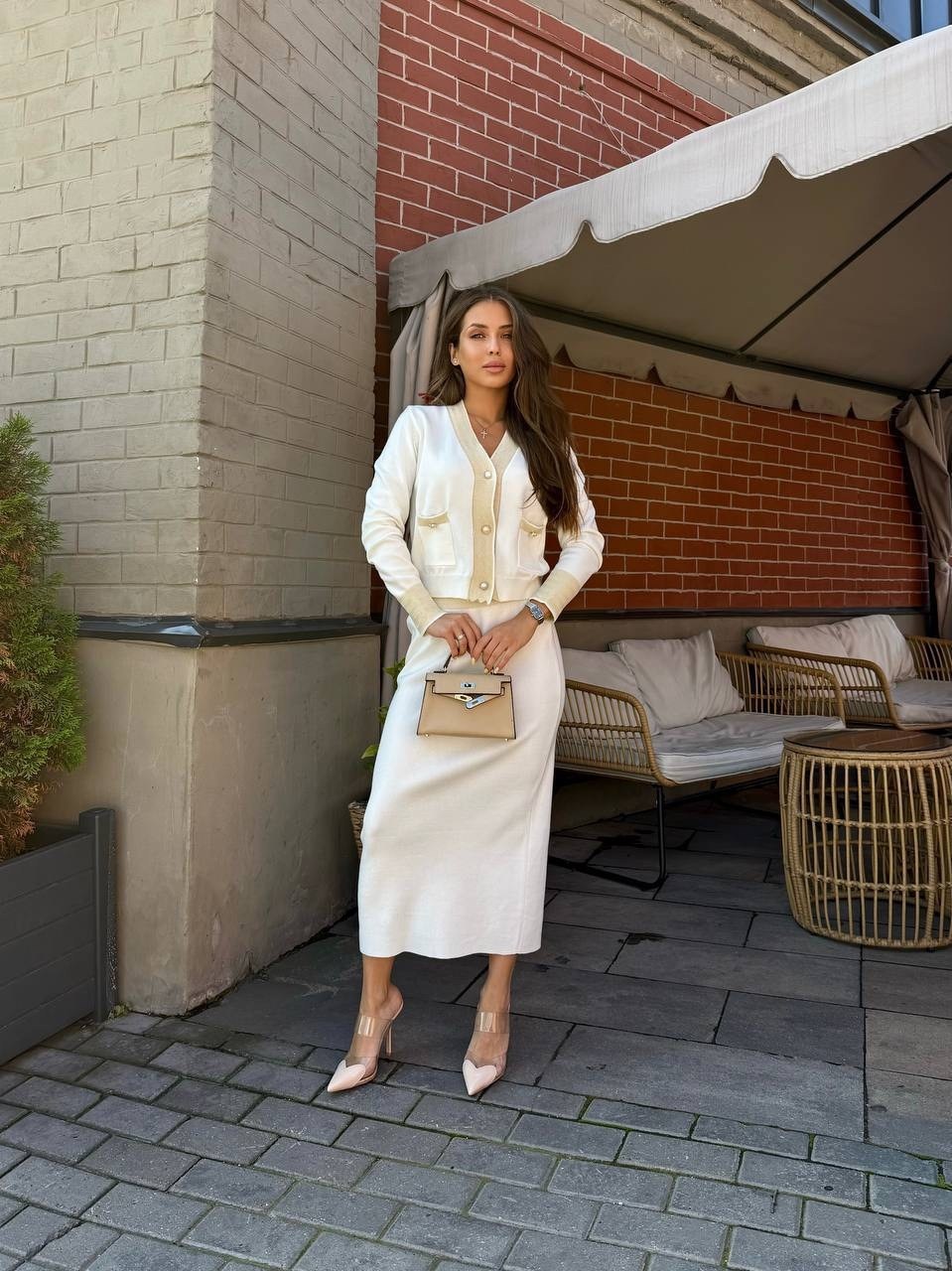 женские костюмы с юбкой,костюм с юбкой,элегантные наряды,жакет и юбка,трикотажные костюмы