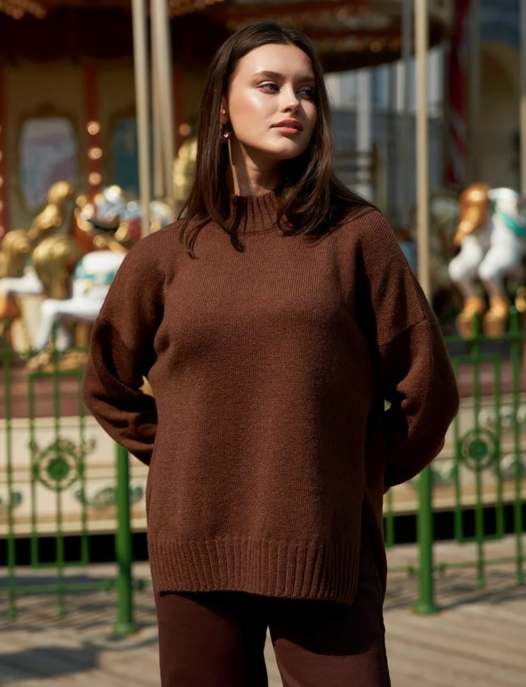 свитер удлиненная,свитер оверсайз вязаный с горлом,свитер джемпер,свитер,коричневый свитер