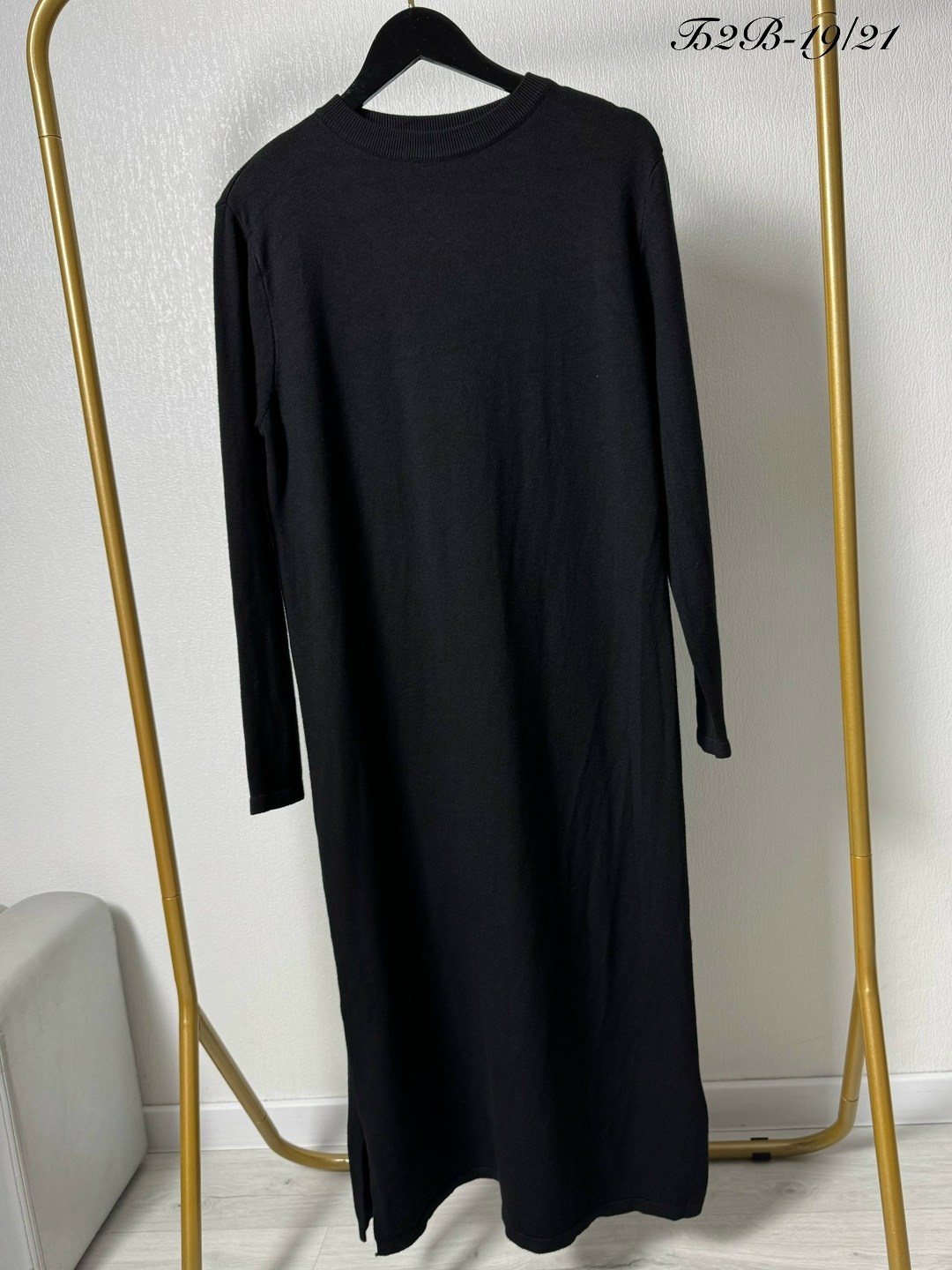 черное трикотажное платье,трикотажное платье,черное женское платье,трикотажное платье миди,вязаное платье