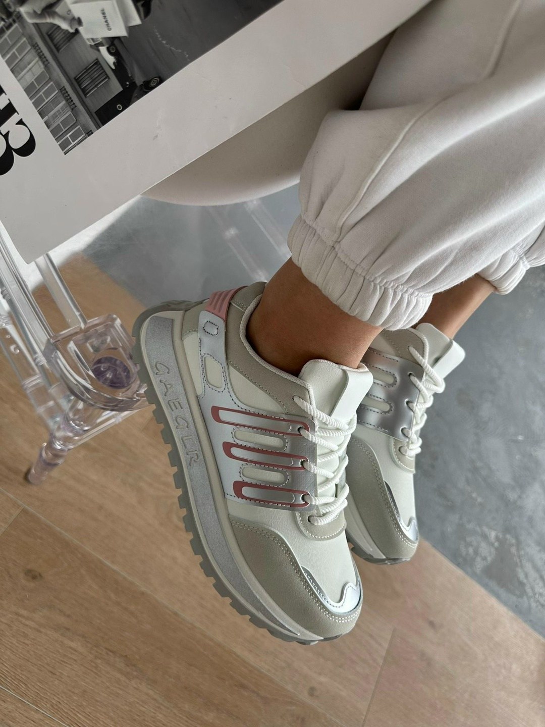 ,кроссовки женскиe,бежевые кроссовки, женская,стильные кроссовки