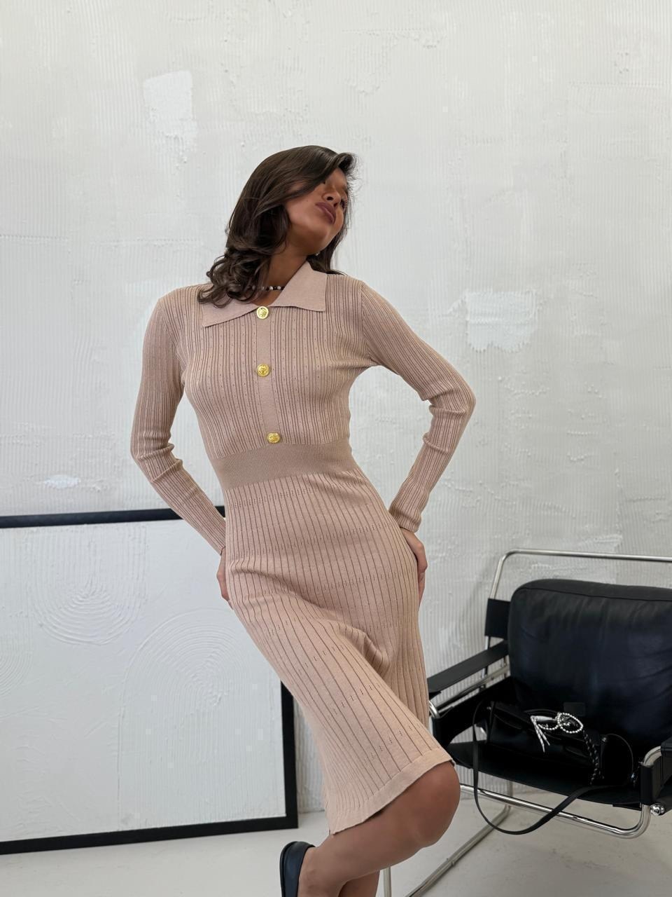 платье коричневое,трикотажное платье,платье лапша,приталенное платье,вязаное платье