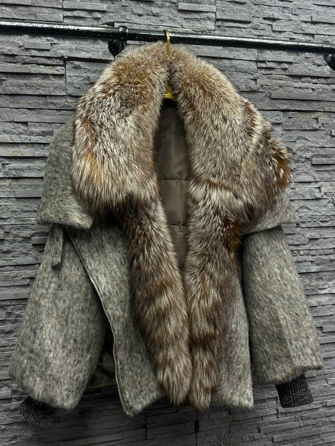 пальто с чернобуркой,меховая куртка,пуховики с мехом,комбинированное пальто,куртка с мехом