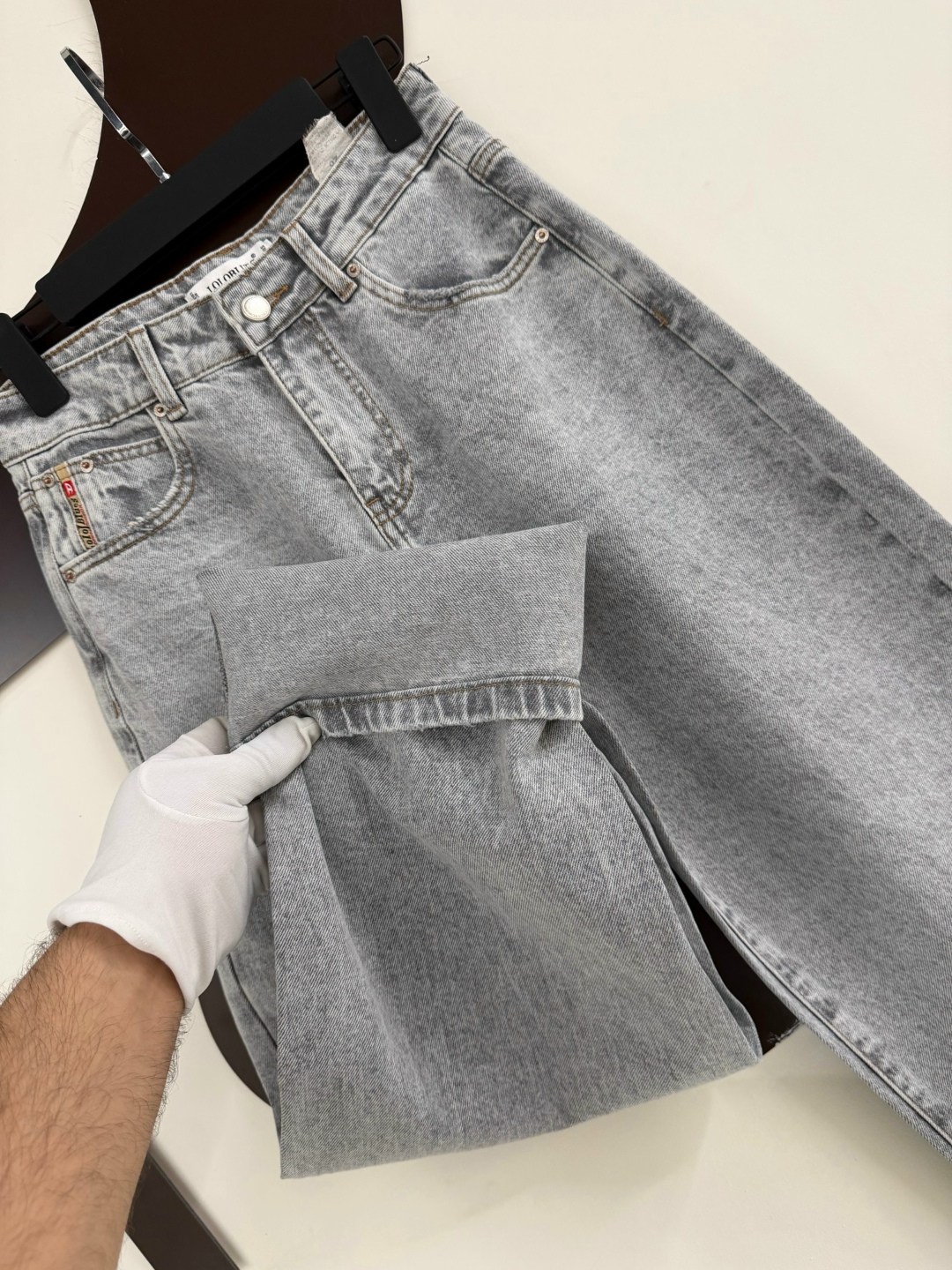 джинсы модные,женские джинсы,джинсы мом,широкие джинсы,джинсы серый