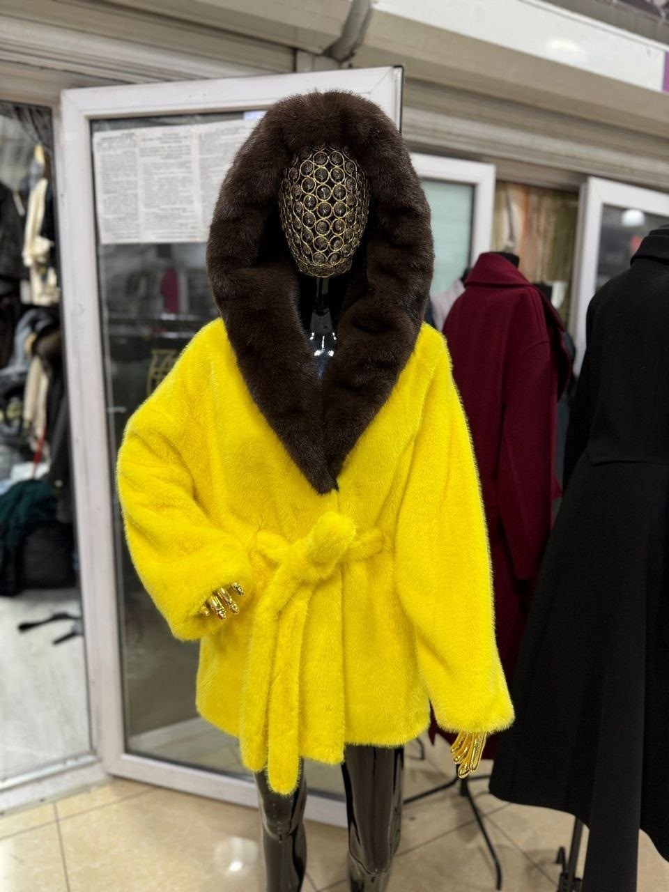 желтая шуба,шубка,шуба из норки с капюшоном,шуба норковая с капюшоном,шуба норковая