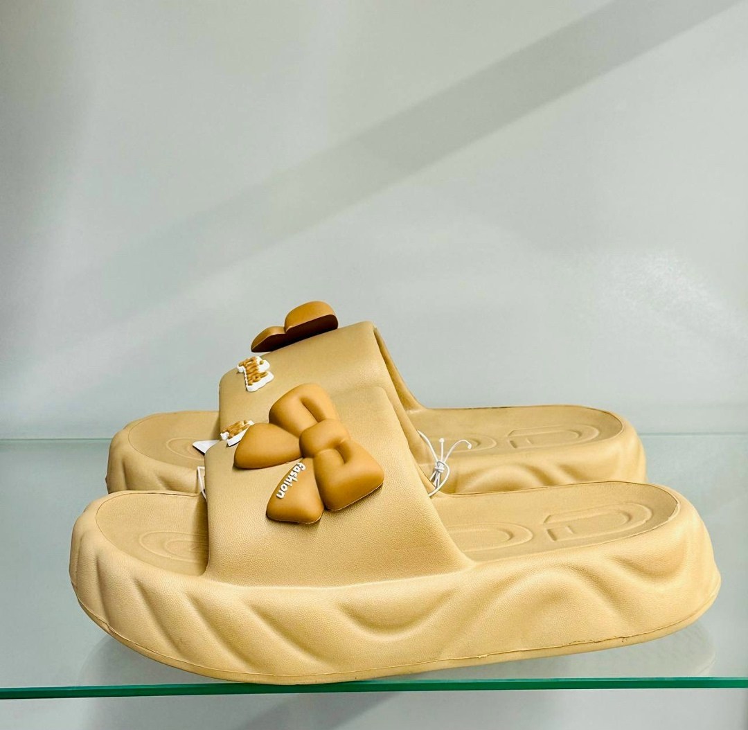 , женская,шлепанцы женские,женские тапки,тапочки модные