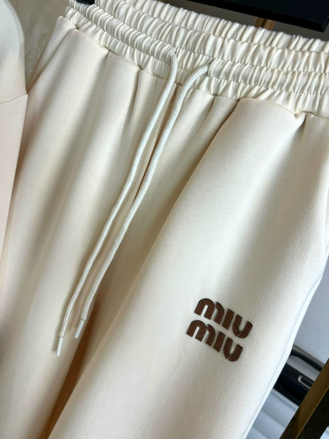костюм miu miu,спортивные костюмы,костюм спортивный miu miu,женский спортивный костюм,комплект одежды miu miu
