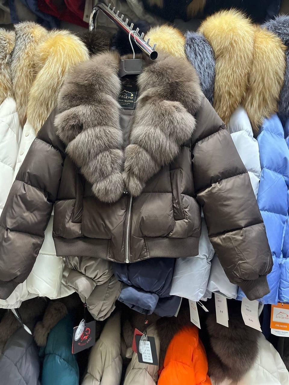 пуховики с натуральным мехом, куртки женские,куртка бомбер с натуральным мехом,куртки ,пуховик с мехом