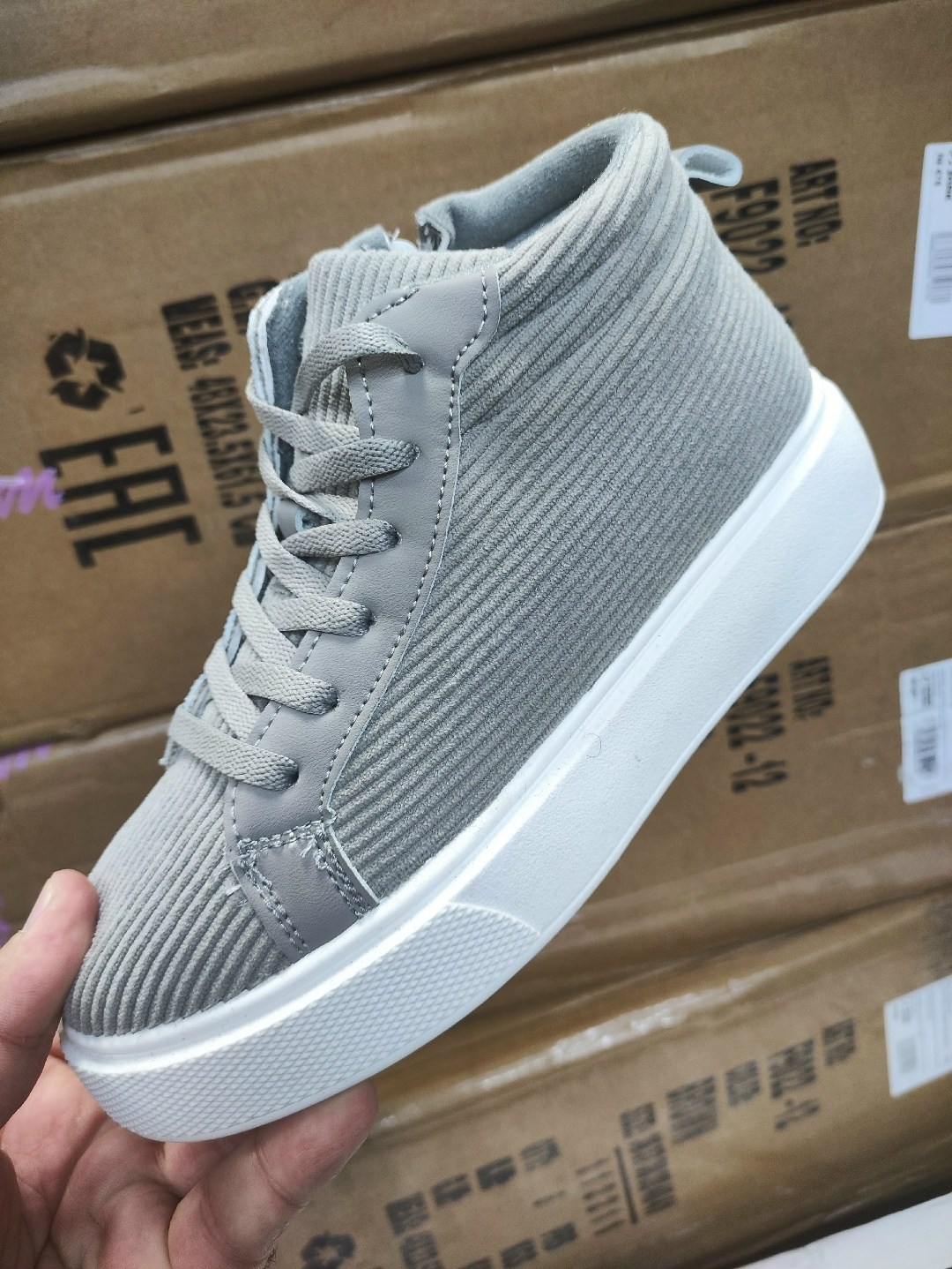 ,высокие кроссовки,повседневная ,спортивная ,обуви