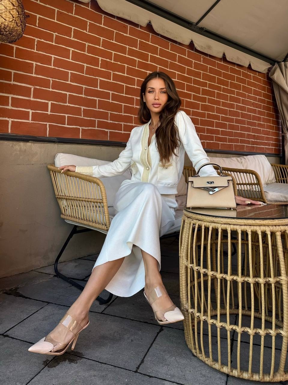 женские костюмы с юбкой,костюм с юбкой,элегантные наряды,жакет и юбка,трикотажные костюмы