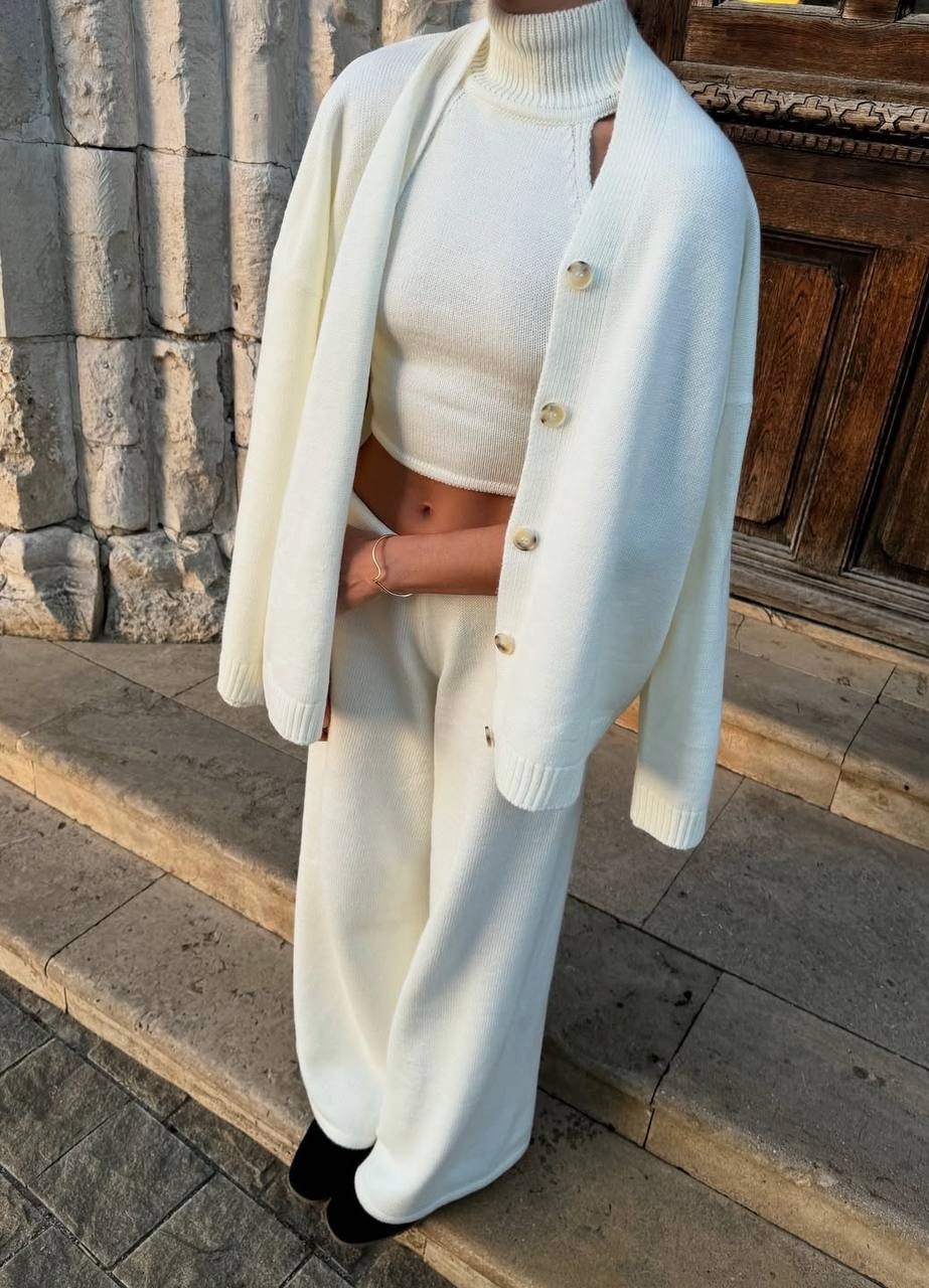 костюмы брючные,элегантные наряды,белые костюмы,образ с брюками палаццо,белый костюм женский