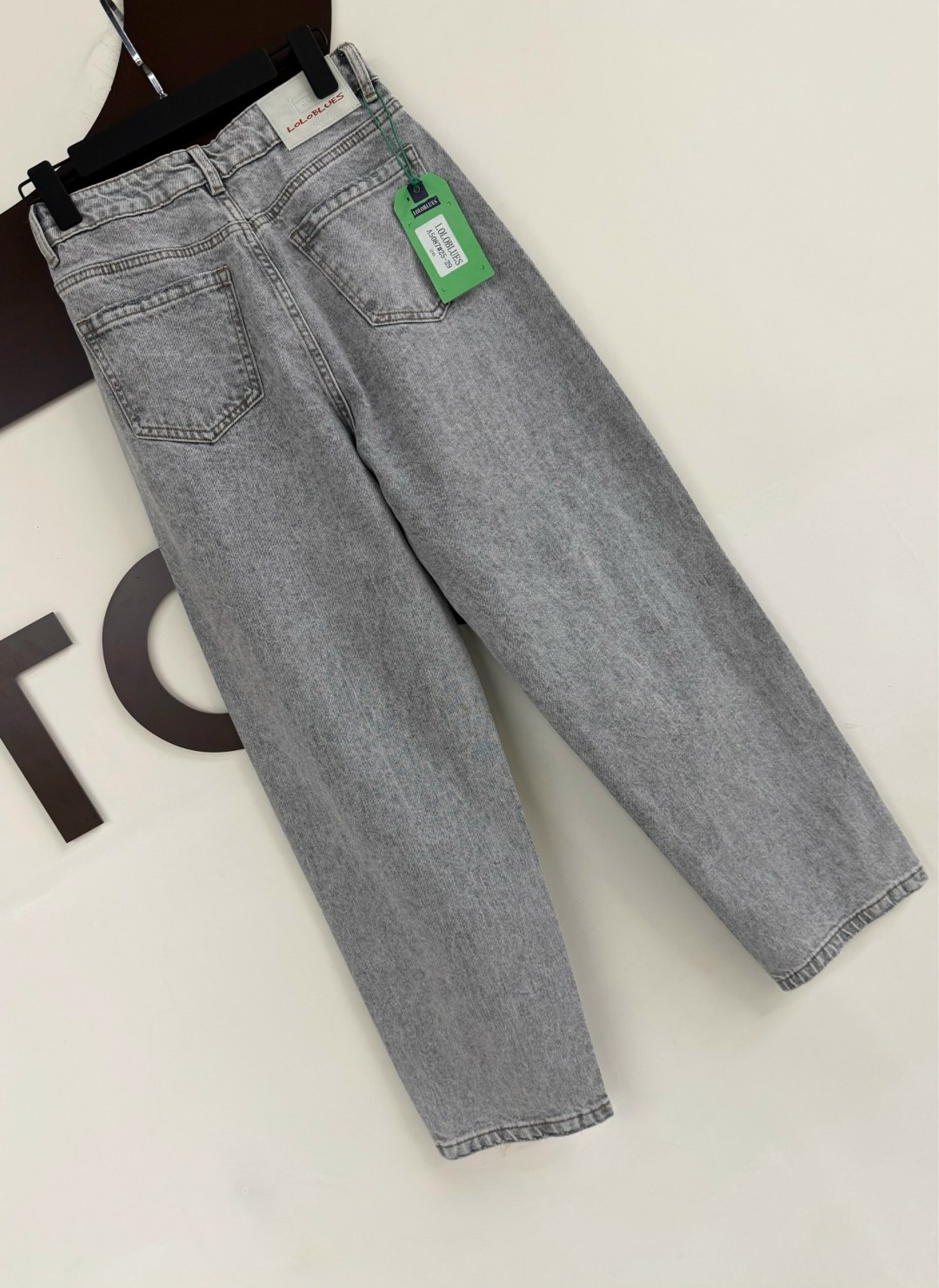 джинсы модные,женские джинсы,джинсы мом,широкие джинсы,джинсы серый