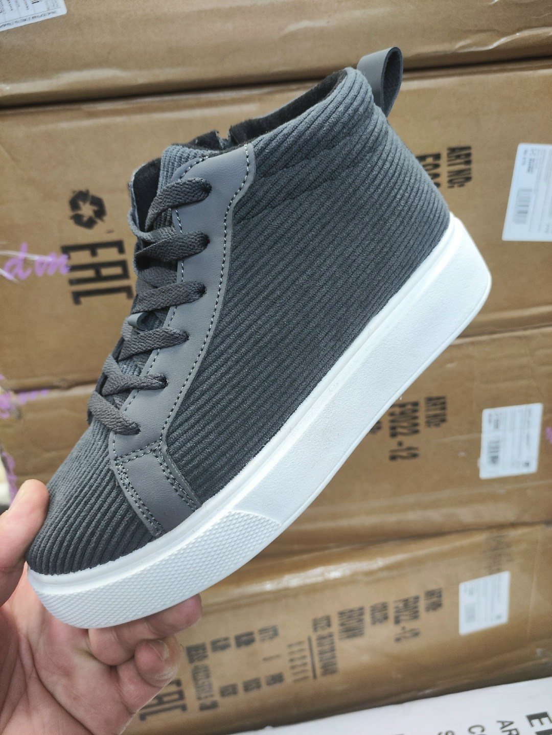 ,высокие кроссовки,повседневная ,спортивная ,обуви