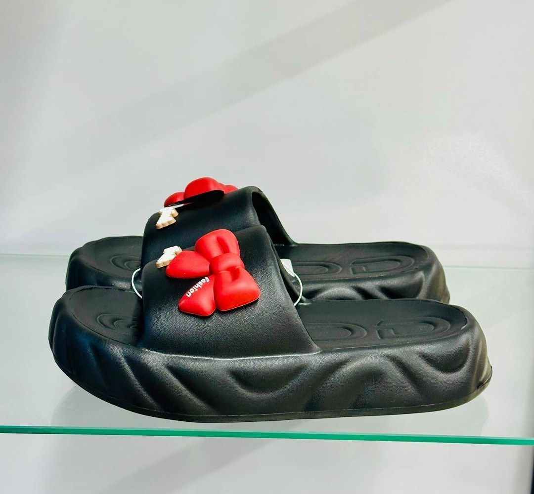 , женская,шлепанцы женские,женские тапки,тапочки модные