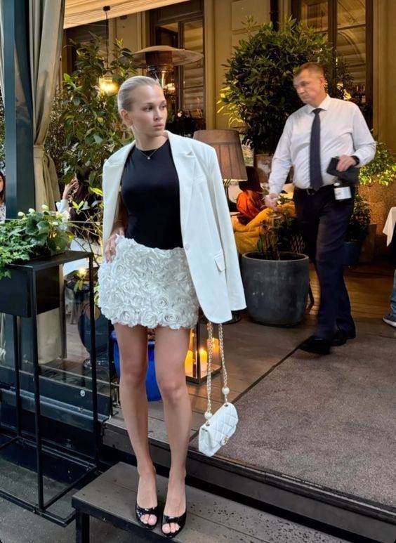 белая юбка,женский юбки,мини юбка,юбка с розами,юбка с оборками