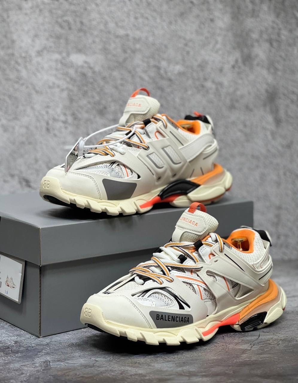 balenciaga track white orange,кроссовки balenciaga track,кроссовки balenciaga,женские кроссовки balenciaga,баленсиага трек 2 кроссовки