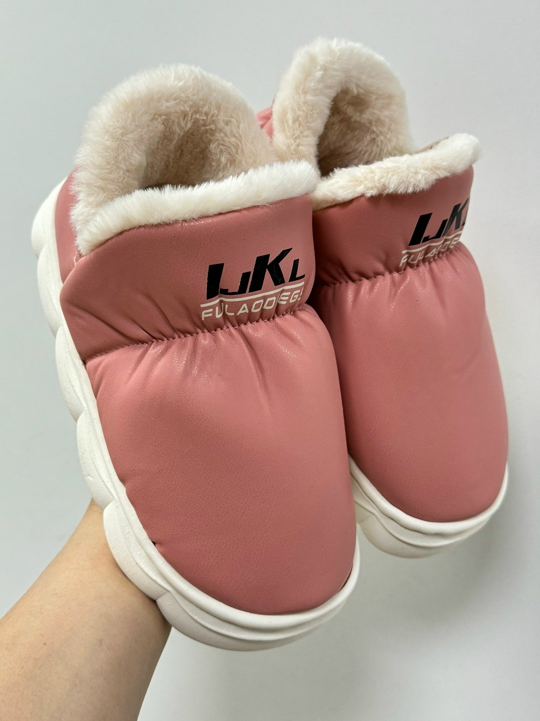 ,тапочки теплые,зимние тапочки,тапки дутики,угги женские