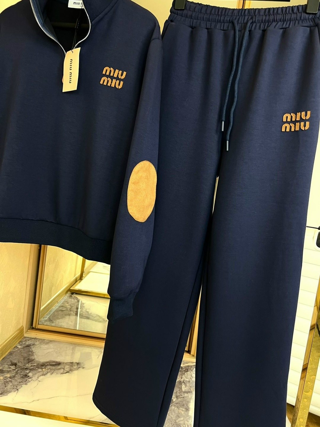 костюм miu miu,костюм miu miu женский,комплект одежды miu miu,модные костюмы,костюм спортивный miu miu