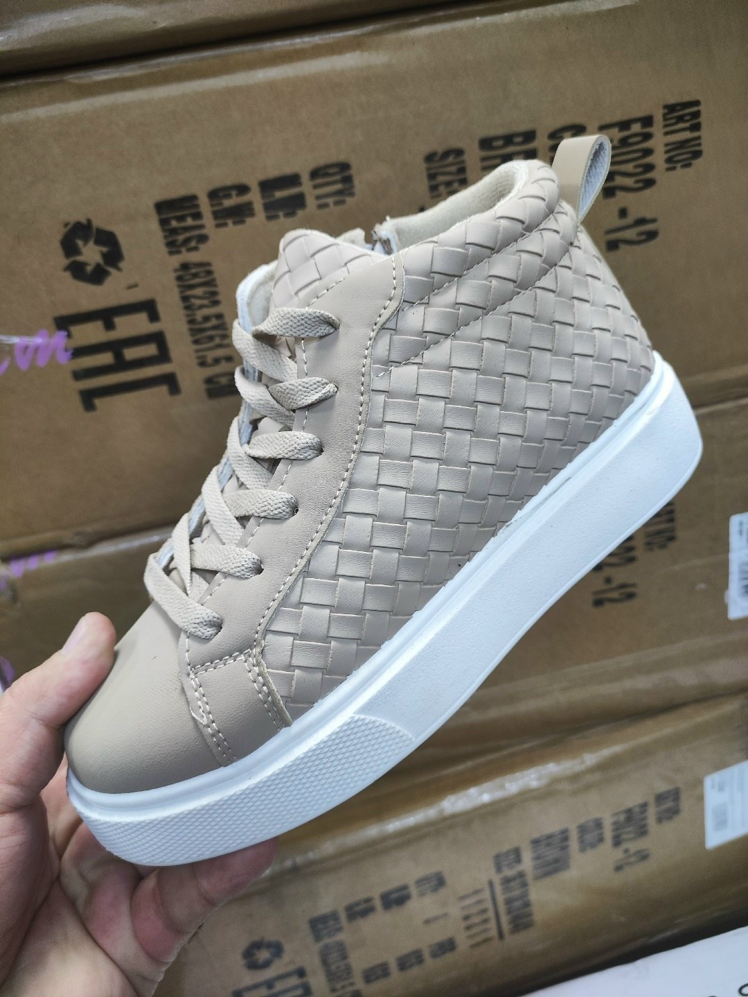 ,высокие кроссовки,повседневная ,спортивная ,обуви