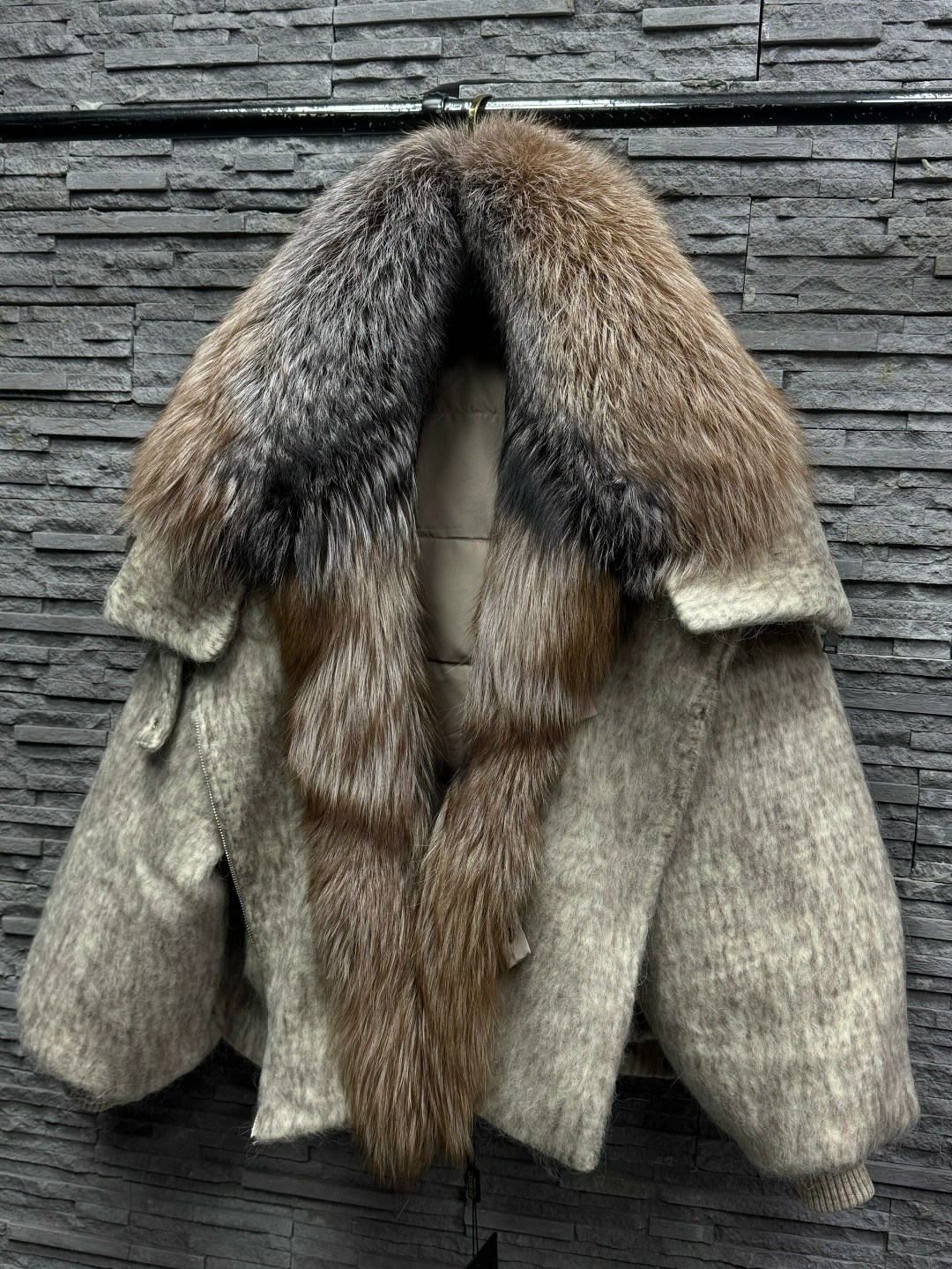 пальто с чернобуркой,меховая куртка,пуховики с мехом,комбинированное пальто,куртка с мехом