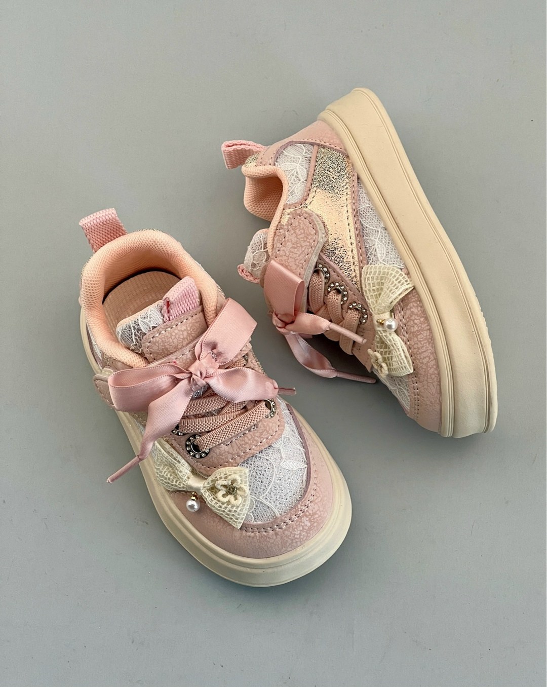 детская , для девочек,,детская  для девочек,детские кроссовки