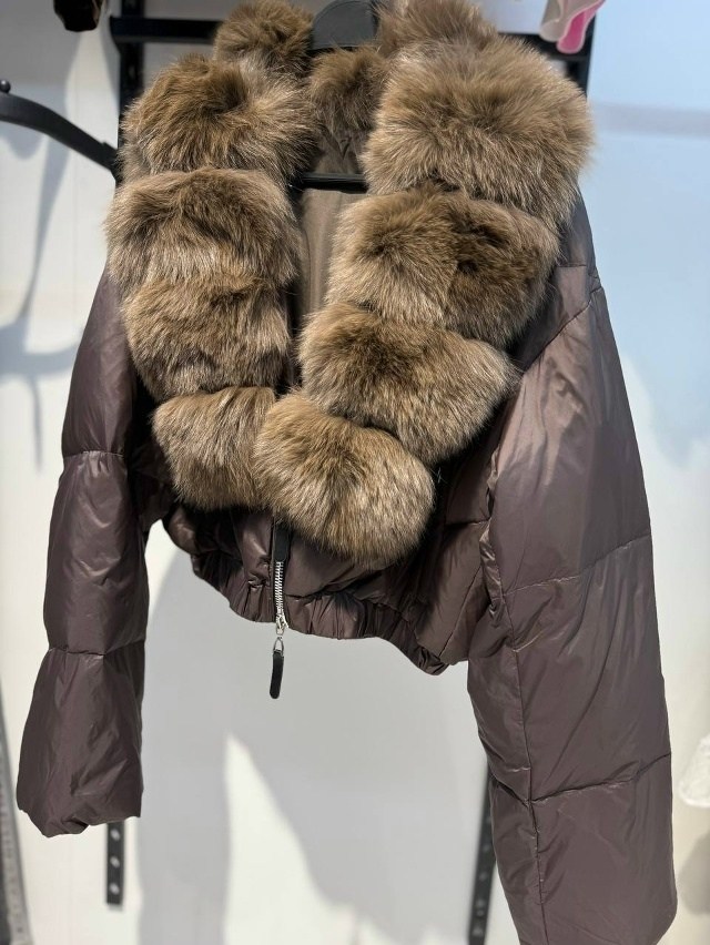 женский пуховик с меховым воротником,куртка пуховик с натуральным мехом,зимняя куртка пуховик,пуховики с мехом,пуховики с натуральным мехом